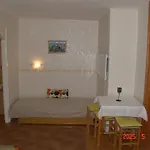 Apartment Mecsek Ueduelo Ingyenes Klimaval 300 M-re A Fuerdotol Harkany