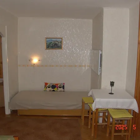 Apartment Mecsek Ueduelo Ingyenes Klimaval 300 M-re A Fuerdotol Harkany