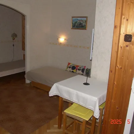 Mecsek üdülő Ingyenes Klímával 300 M-re A Fürdőtől *